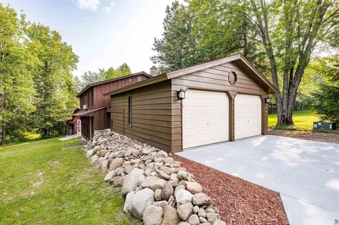 29 N Ridge Road Esko MN 55733