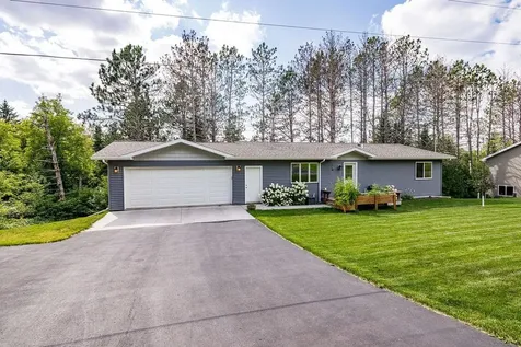 29 Hillside Road Esko MN 55733