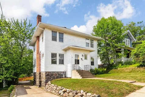 719 N 16th Avenue E Duluth MN 55812