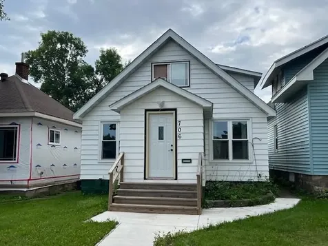 706 Clay Street Eveleth MN 55734