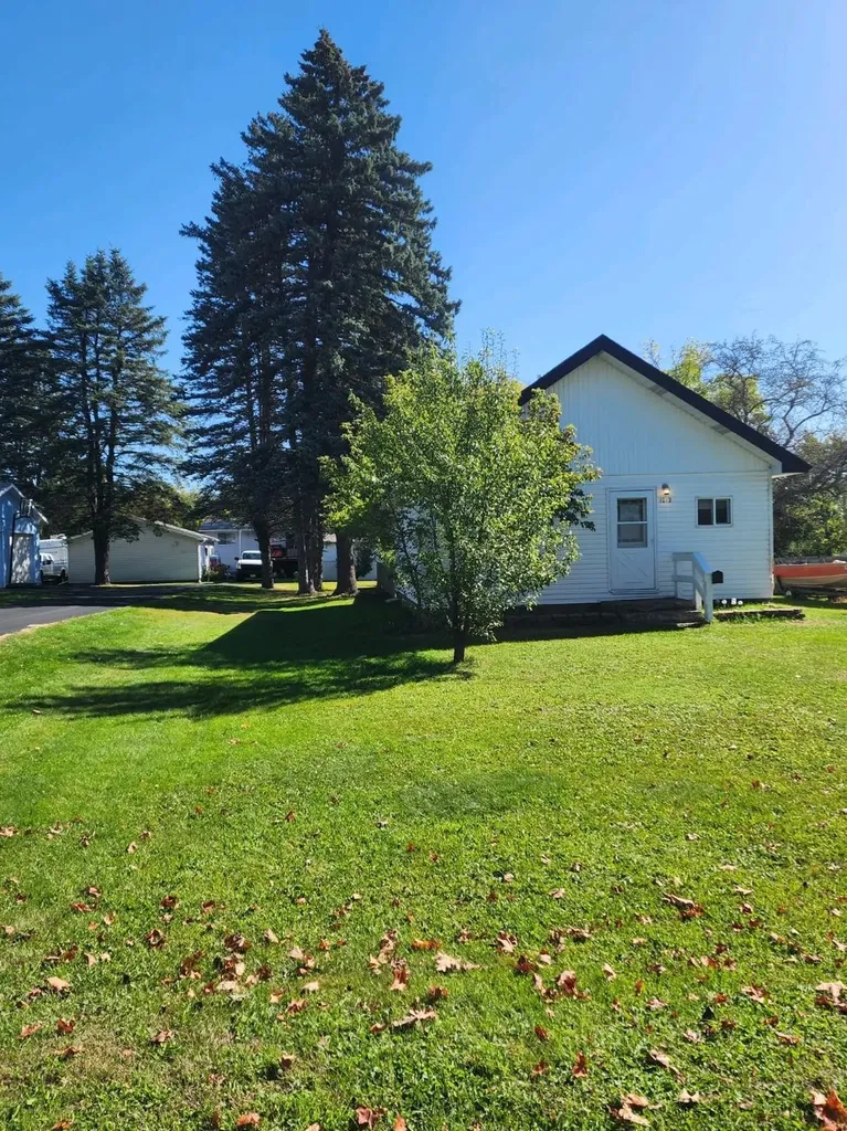 1012 28th Street Scanlon MN 55720