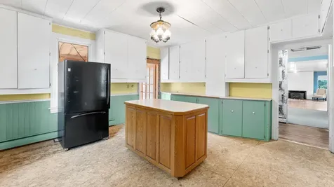 205 N Commercial Avenue Sandstone MN 55072