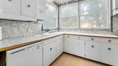 205 N Commercial Avenue Sandstone MN 55072