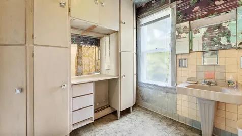 205 N Commercial Avenue Sandstone MN 55072