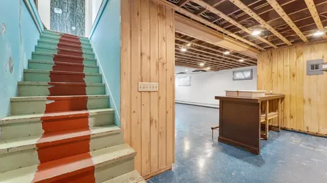 205 N Commercial Avenue Sandstone MN 55072