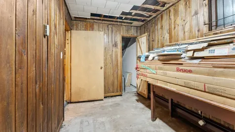 205 N Commercial Avenue Sandstone MN 55072