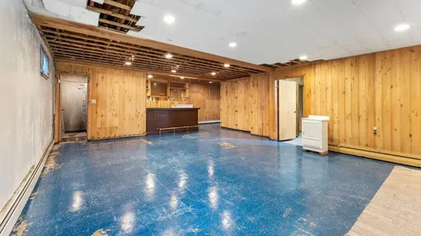 205 N Commercial Avenue Sandstone MN 55072