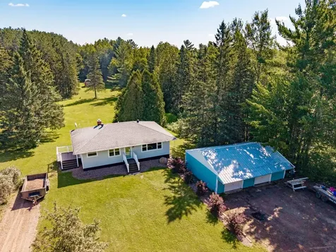 56 Helberg Road Esko MN 55733