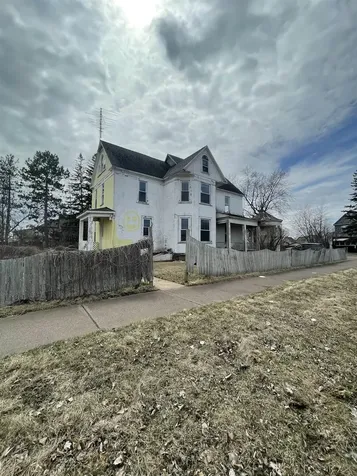 2002 Banks Avenue Superior WI 54880