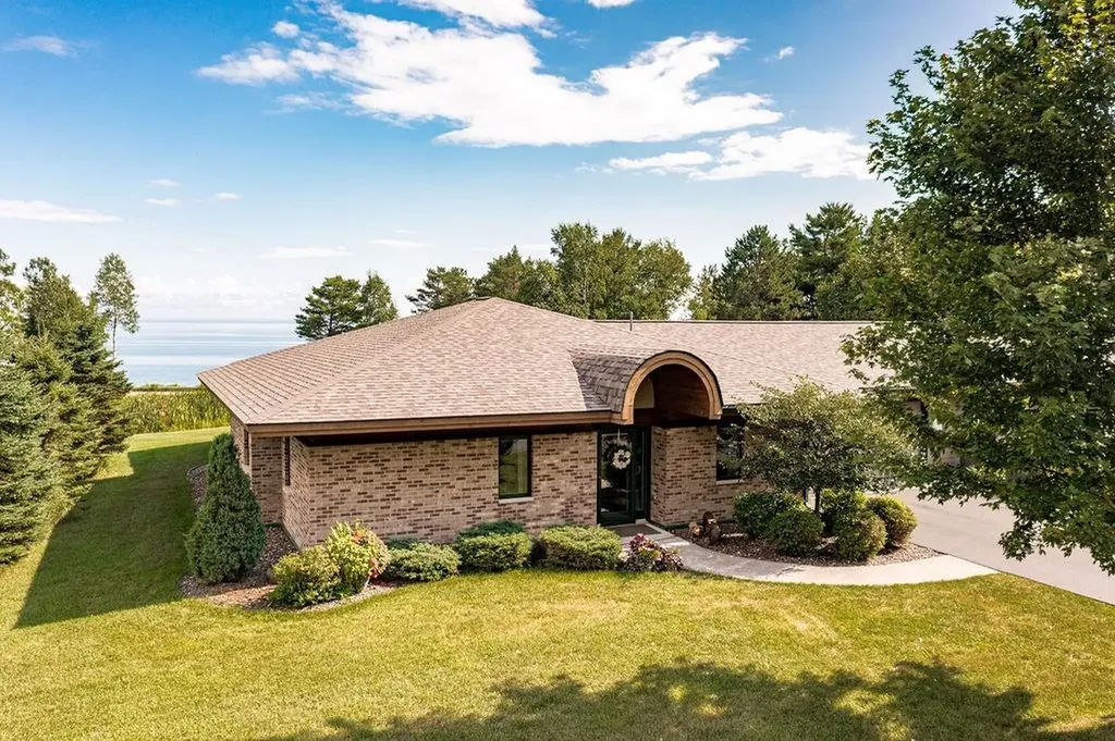 8353 Congdon Boulevard Duluth MN 55804