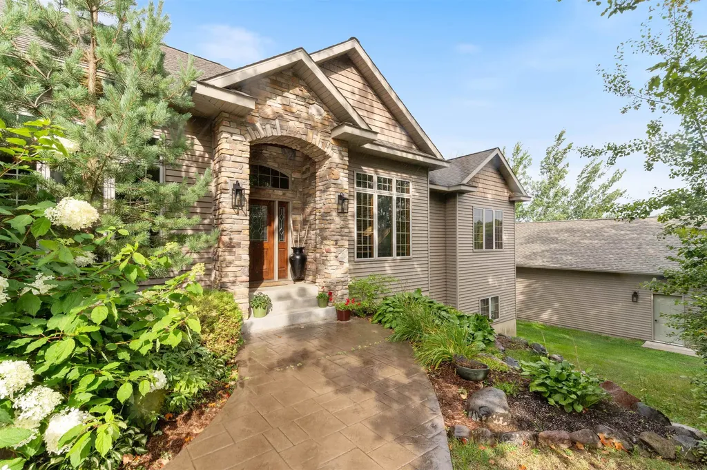 1950 Middle Lane Duluth MN 55811