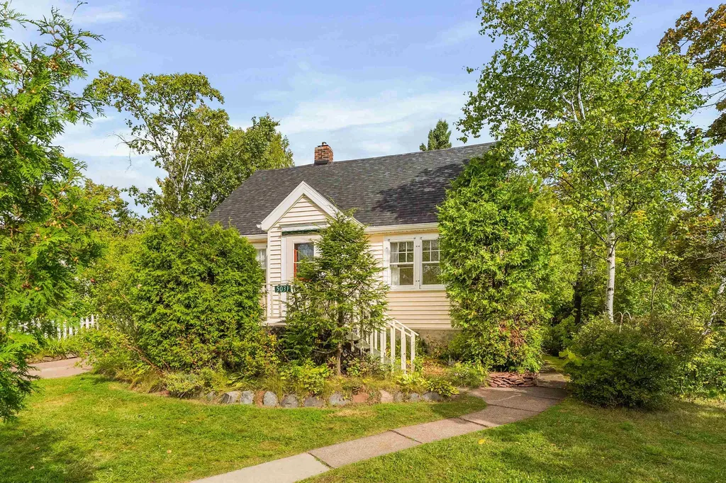 5031 Glendale Street Duluth MN 55804