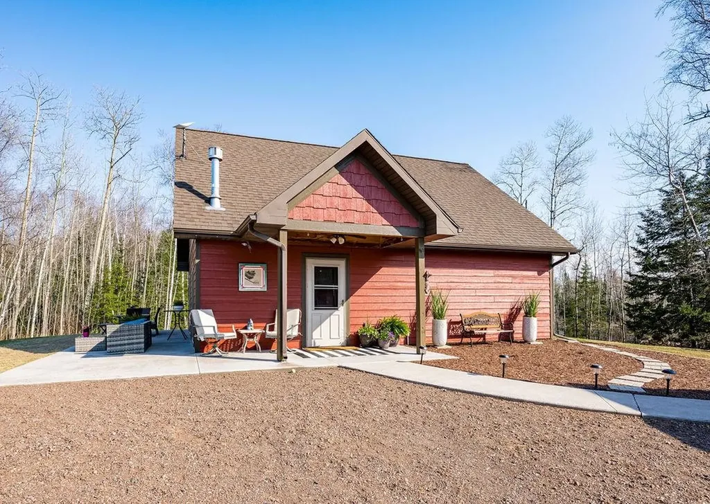 7070 Rice Lake Road Duluth MN 55803