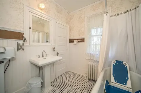 1616 E 1st Street Duluth MN 55812