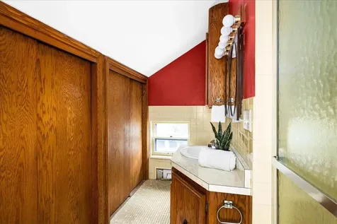 1818 Vermilion Road Duluth MN 55803