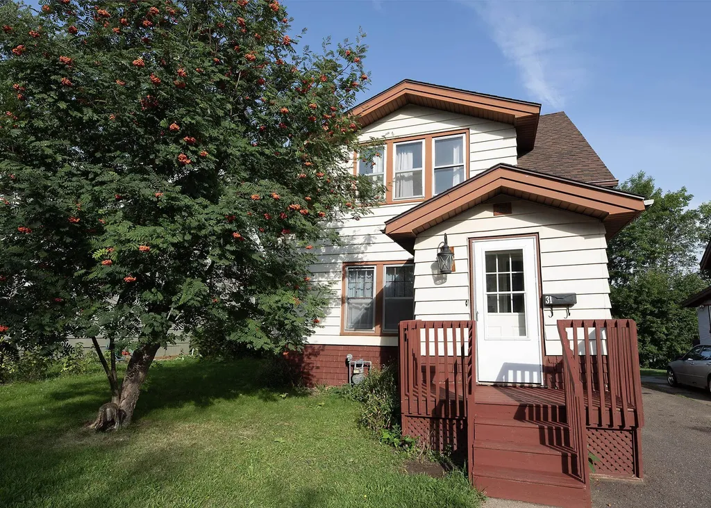 31 England Avenue Duluth MN 55808