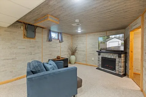 2219 W 22nd Street Duluth MN 55811