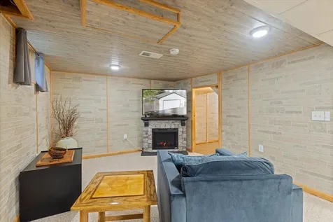 2219 W 22nd Street Duluth MN 55811