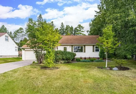 2701 Hagberg Street Duluth MN 55811