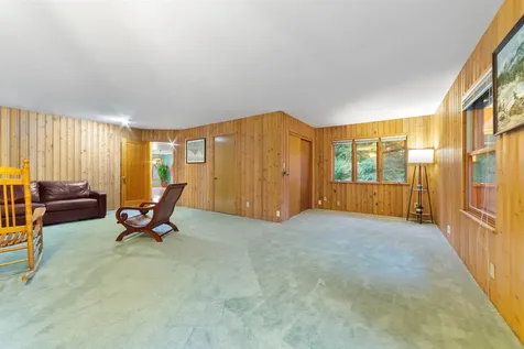 2151 Dunedin Avenue Duluth MN 55803