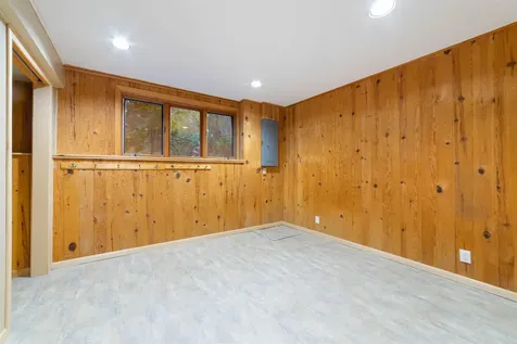 2151 Dunedin Avenue Duluth MN 55803