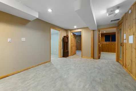 2151 Dunedin Avenue Duluth MN 55803