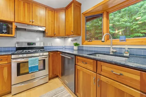 2151 Dunedin Avenue Duluth MN 55803