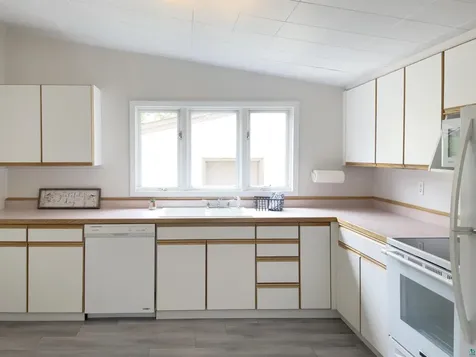 41 Bell Creek Silver Bay MN 55614