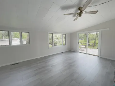 41 Bell Creek Silver Bay MN 55614