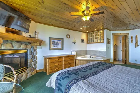 2826 Highway 61 Two Harbors MN 55616
