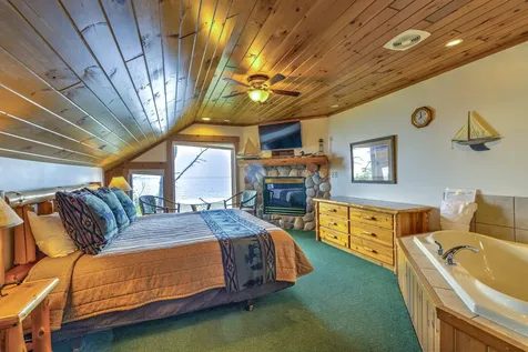 2826 Highway 61 Two Harbors MN 55616