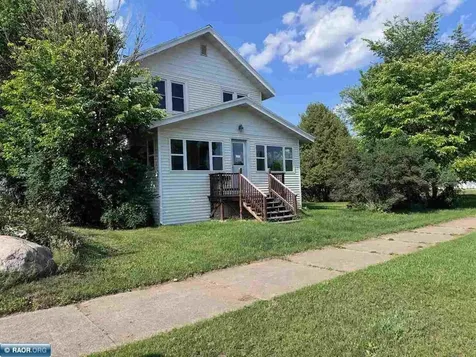 1027 E Chapman Street Ely MN 55731