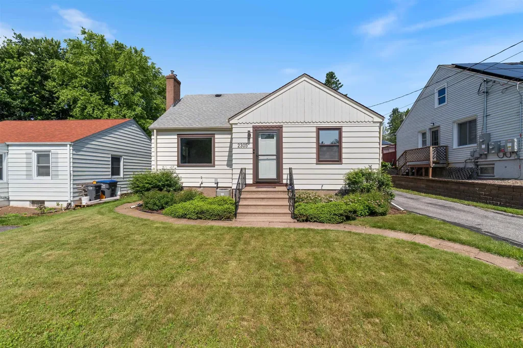 2305 Hillcrest Drive Duluth MN 55811