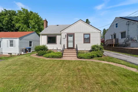 2305 Hillcrest Drive Duluth MN 55811
