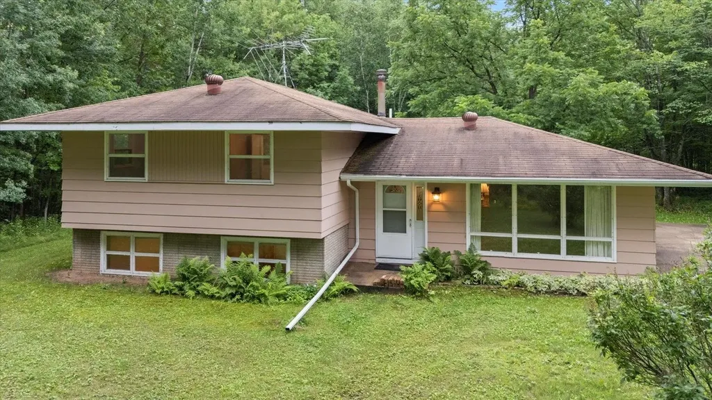 7740 Ely Lake Drive Eveleth MN 55734