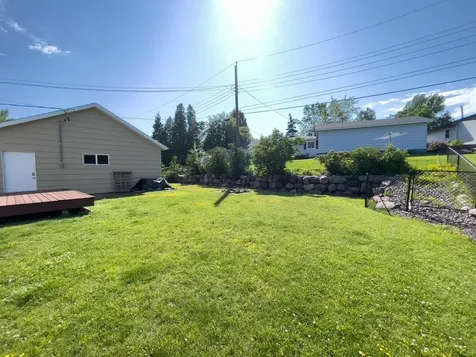 20 Field Road Silver Bay MN 55614