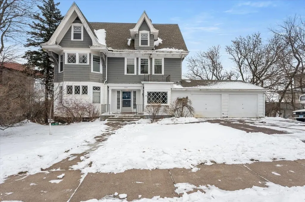 2510 E Superior Street Duluth MN 55812