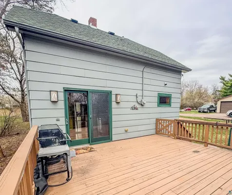 302 River Bluff Avenue Sandstone MN 55072