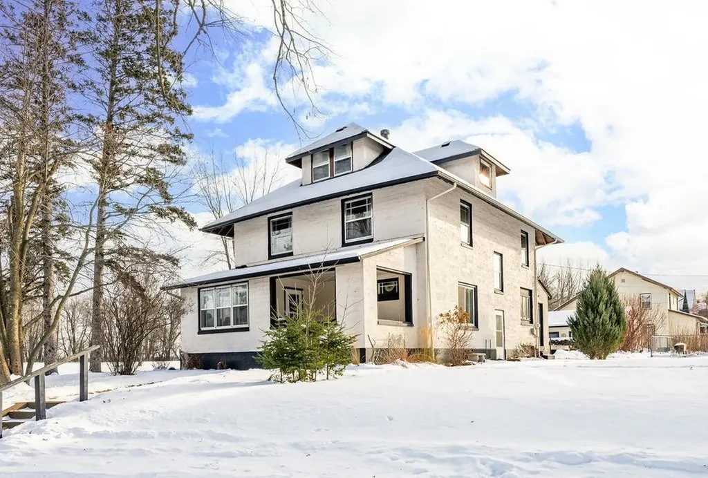 8406 Beverly Street Duluth MN 55808