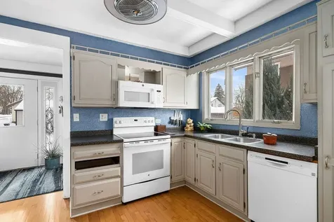 8406 Beverly Street Duluth MN 55808