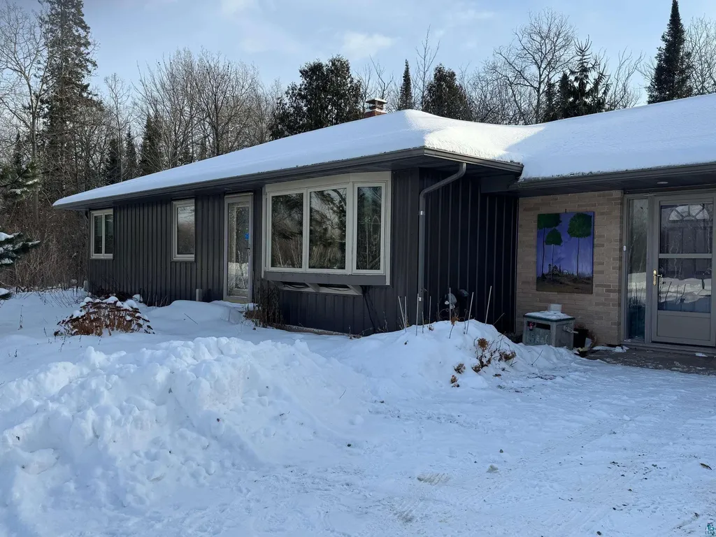 8148 E Spaulding Road South Range WI 54874