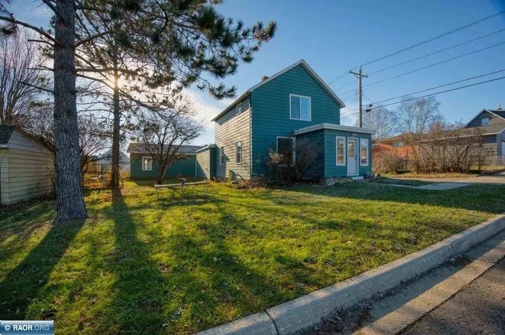 109 E Florida Avenue Gilbert MN 55741