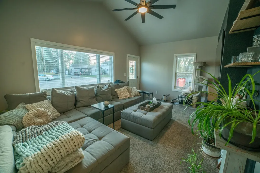 1815 Doddridge Avenue Cloquet MN 55720-2476