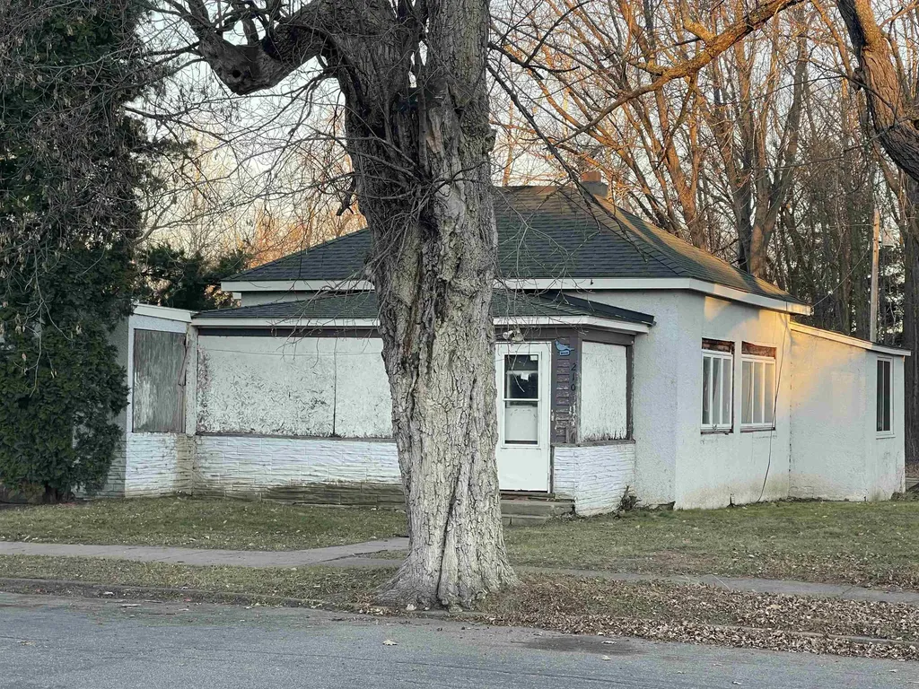 210 N Cedar Street Onamia MN 56359