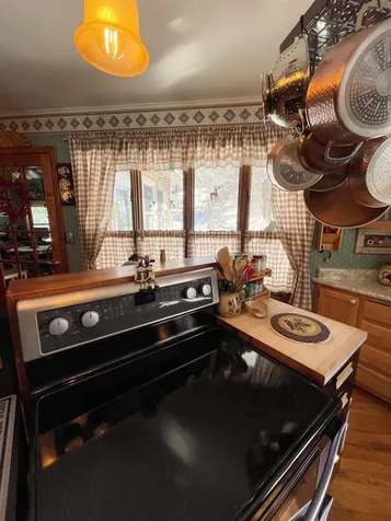 22 Hays Creek Silver Bay MN 55614