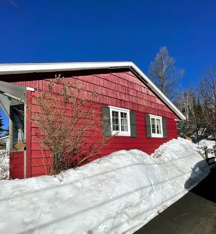 22 Hays Creek Silver Bay MN 55614