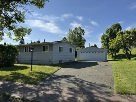 17 Law Drive Silver Bay MN 55614