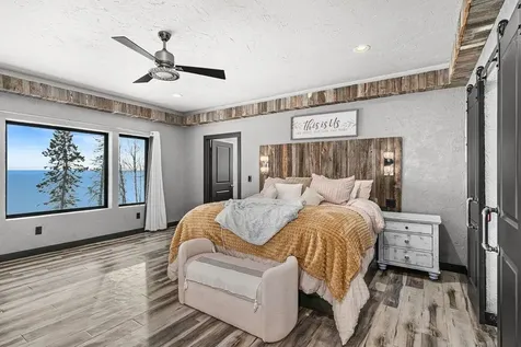 1430 Stoney Point Drive Duluth MN 55804