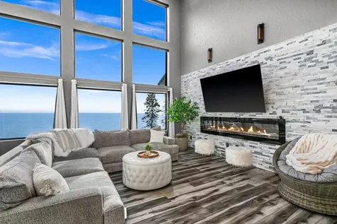 1430 Stoney Point Drive Duluth MN 55804