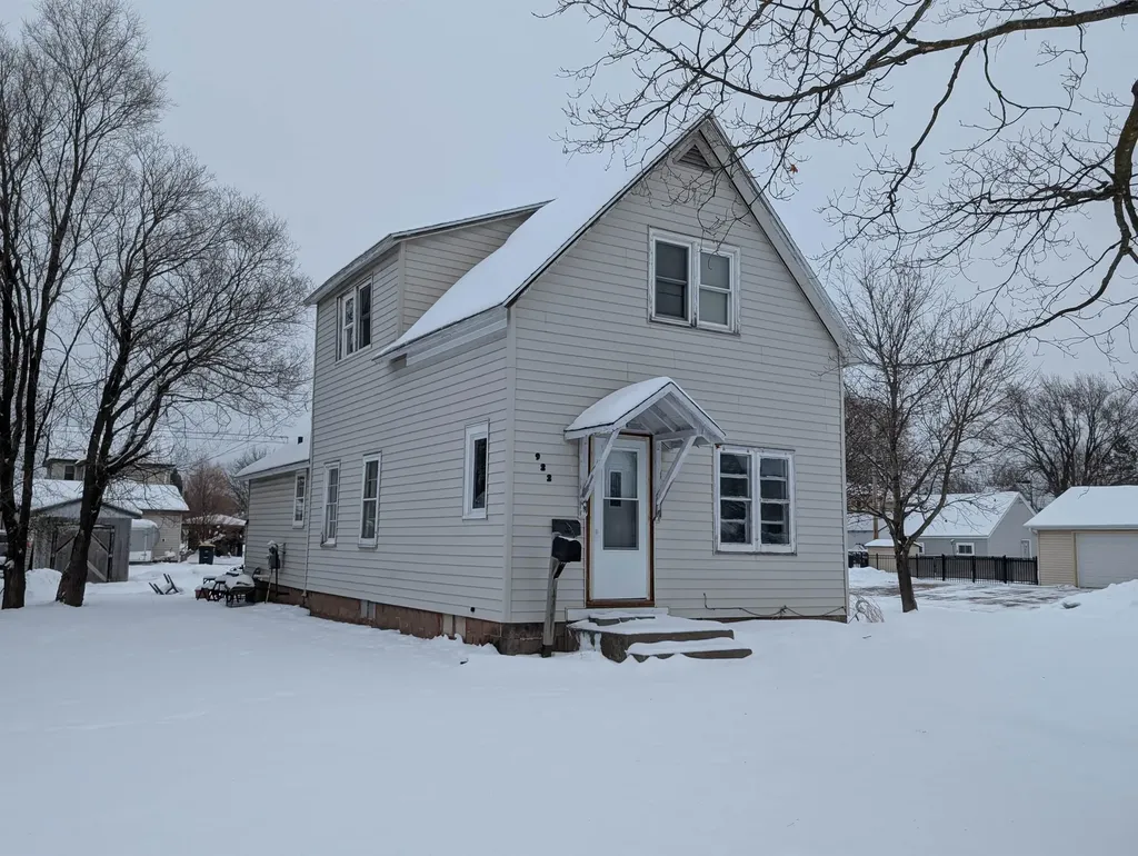 922 Macarthur Avenue Ashland WI 54806